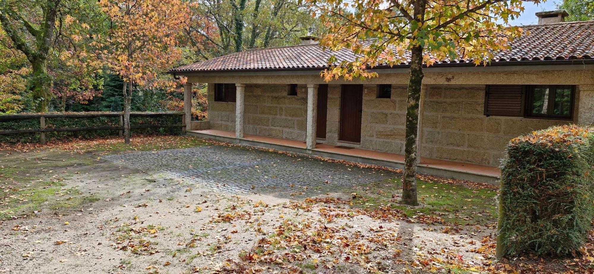 Bungalows - Serra Do Geres คัมโปดูเชเรส ภายนอก รูปภาพ